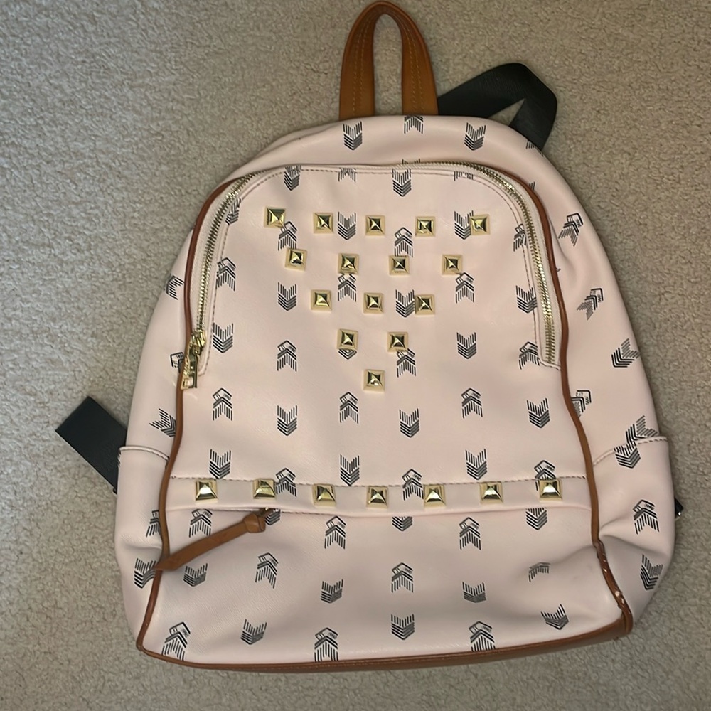 STEVE MADDEN |‎ Light Pink Studded early 00s backpack - in great shape.